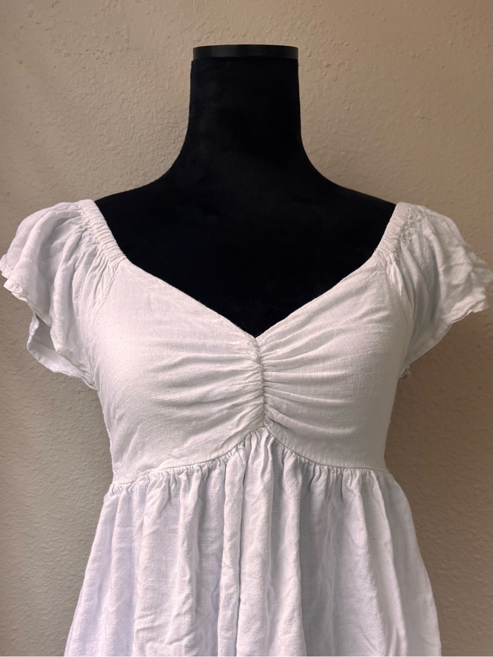 Japna White Ruched V-Neck Peplum Flutter Sleeve Top - Picture 3 of 5